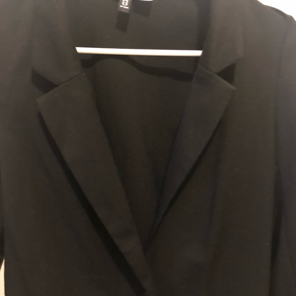 H&M black blazer - Picture 2 of 3
